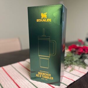 Stanley The St. Patrick's Day Flowstate Quencher 40oz Tumbler